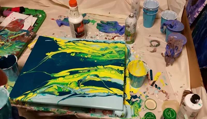 how to make acrylic paint bleed